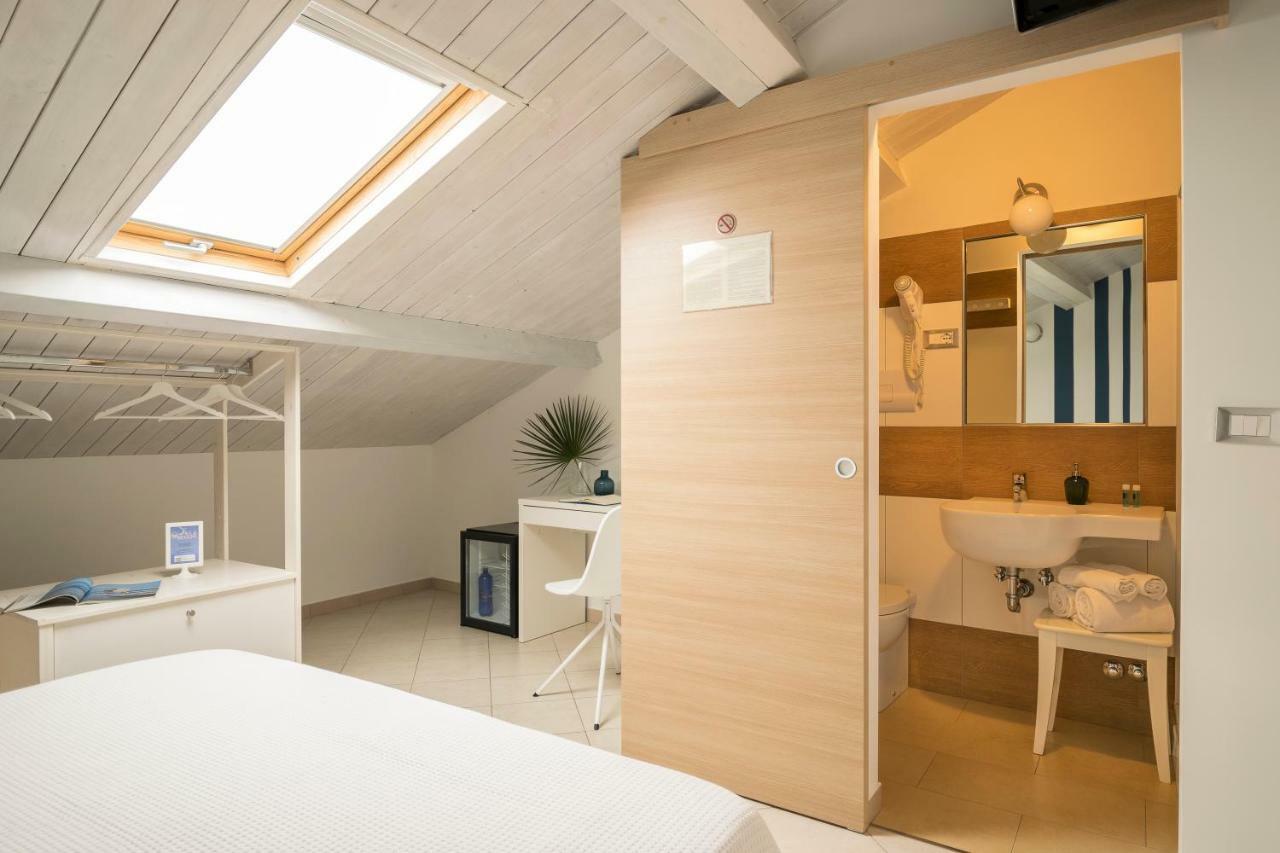 Civico 64 Bed & Breakfast In Mansarda Palmi Exterior foto