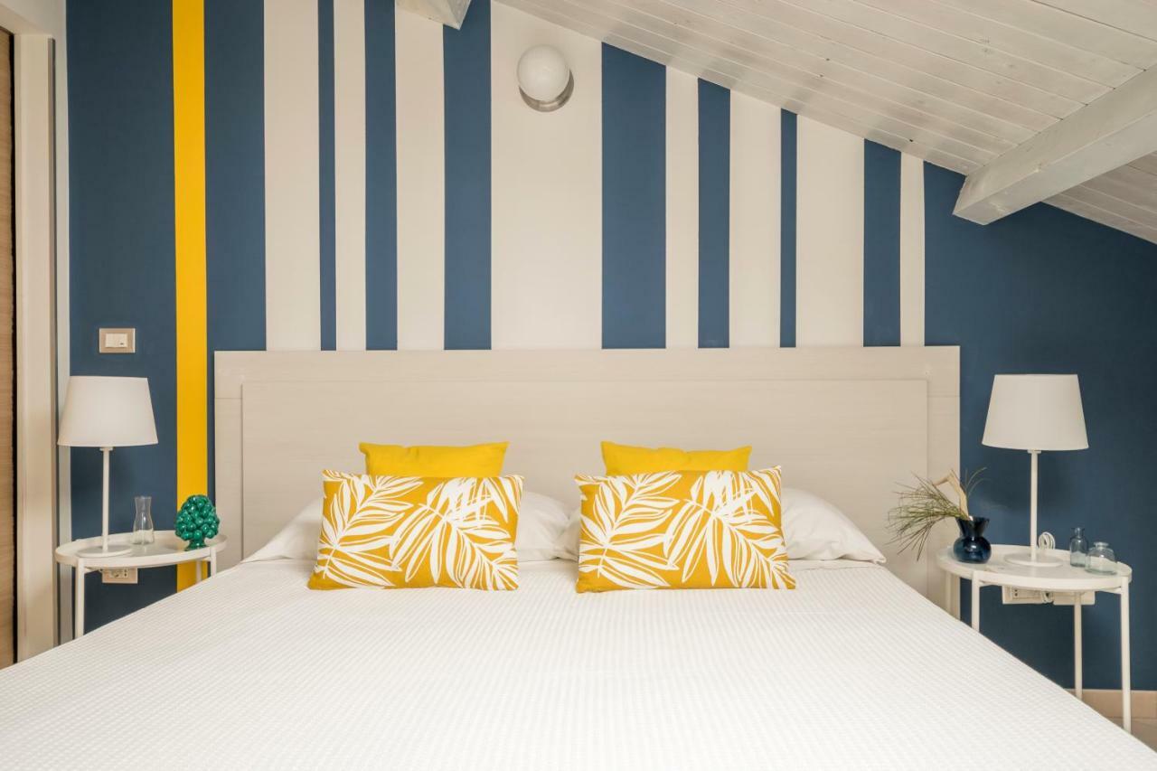 Civico 64 Bed & Breakfast In Mansarda Palmi Exterior foto
