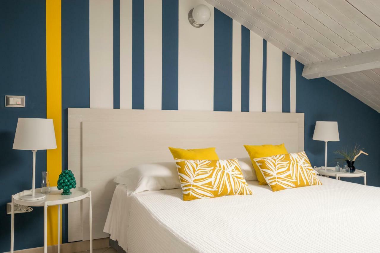 Civico 64 Bed & Breakfast In Mansarda Palmi Exterior foto