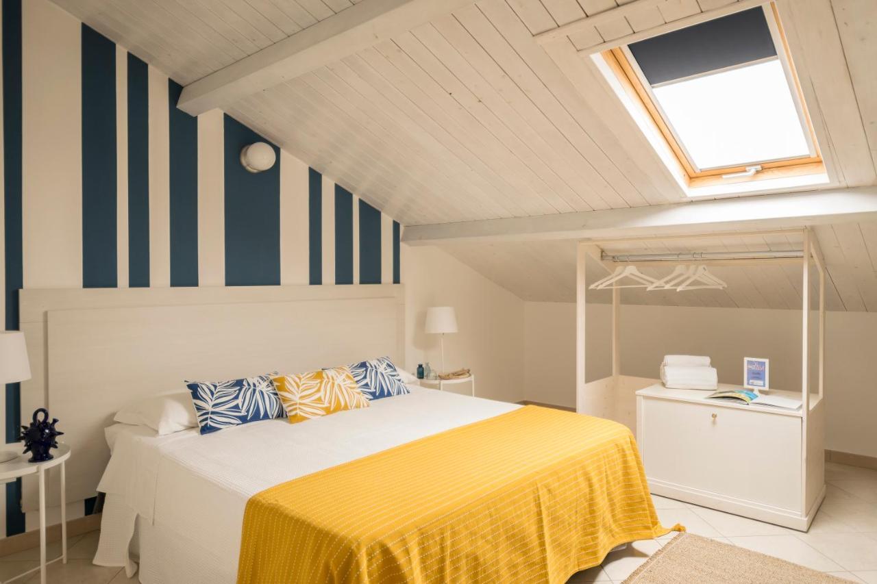 Civico 64 Bed & Breakfast In Mansarda Palmi Exterior foto