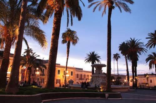 Civico 64 Bed & Breakfast In Mansarda Palmi Exterior foto